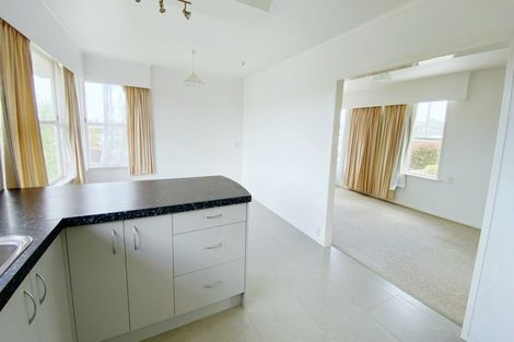 Photo of property in 14 Meadowvale Avenue, Forrest Hill, Auckland, 0620