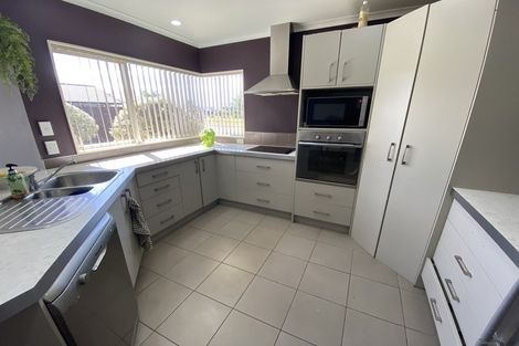 Photo of property in 29 Brooklyn Heights Drive, Kelvin Grove, Palmerston North, 4414