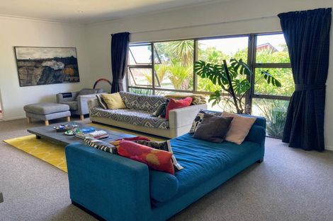 Photo of property in 5 Pendene Place, Forrest Hill, Auckland, 0620