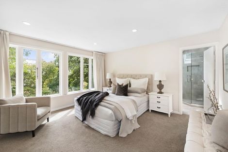 Photo of property in 9 Korau Road, Greenlane, Auckland, 1051