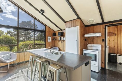 Photo of property in 19 Caledonia Place, Highlands Park, New Plymouth, 4312