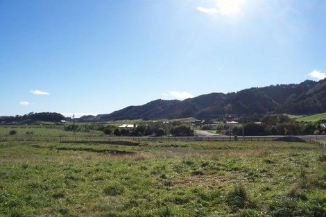 Photo of property in 14 Mountain View Drive, Manakau, 5583