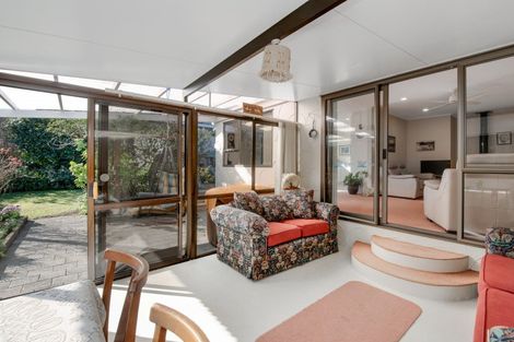 Photo of property in 5 Edgewater Grove, Orewa, 0931