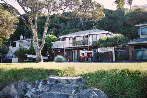 Photo of property in 18 Matakatia Parade, Matakatia, Whangaparaoa, 0930