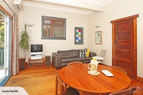 Photo of property in 124 Russell Terrace, Berhampore, Wellington, 6023