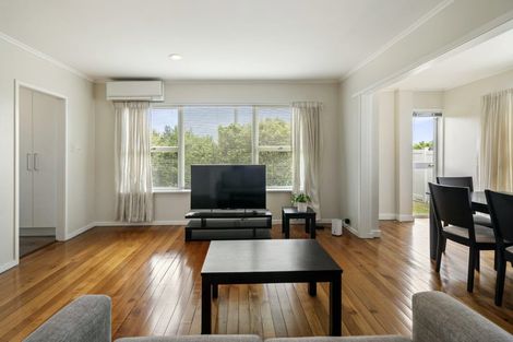 Photo of property in 1/221 Hurstmere Road, Takapuna, Auckland, 0622