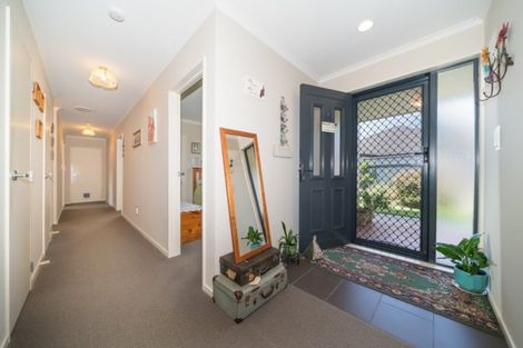 Photo of property in 53 Geneva Terrace, Kelvin Grove, Palmerston North, 4414