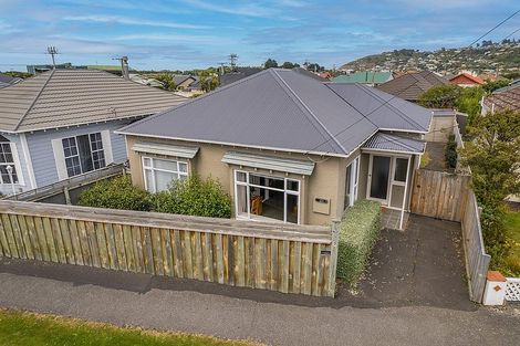 Photo of property in 5 Hargest Crescent, Saint Kilda, Dunedin, 9012