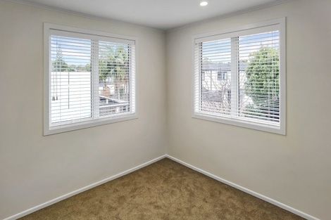 Photo of property in 27 Marsh Avenue, Forrest Hill, Auckland, 0620