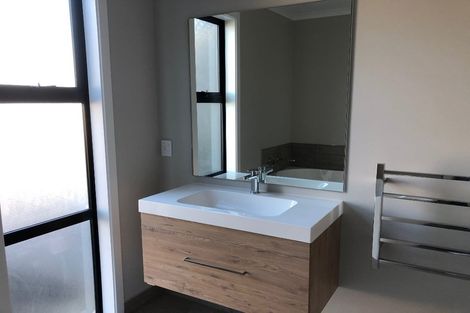 Photo of property in 1 Pohe Street, Waikanae, 5036