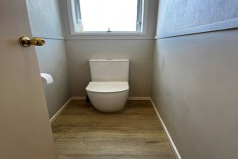 Photo of property in 1/34 Darren Crescent, Half Moon Bay, Auckland, 2012