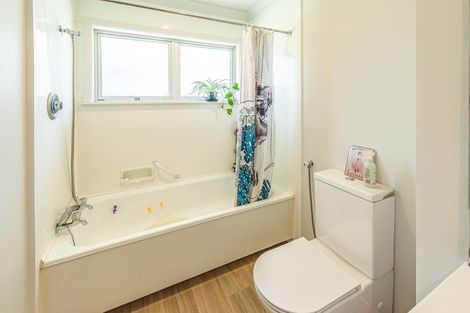 Photo of property in 26 Parkes Avenue, Saint Johns Hill, Whanganui, 4501