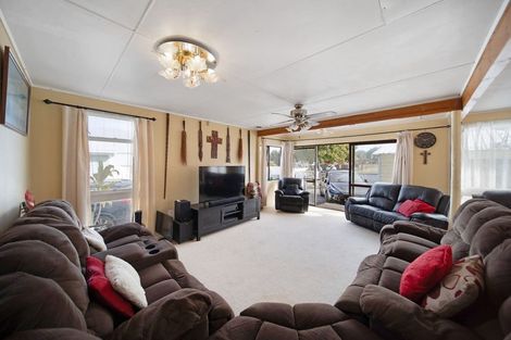 Photo of property in 11 Citril Place, Red Hill, Papakura, 2110