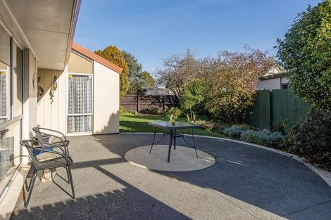 Photo of property in 5 Chatswood Place, Bishopdale, Christchurch, 8051