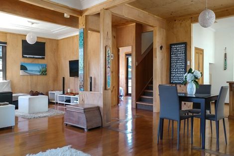 Photo of property in 100 Buller Street, New Plymouth, 4312