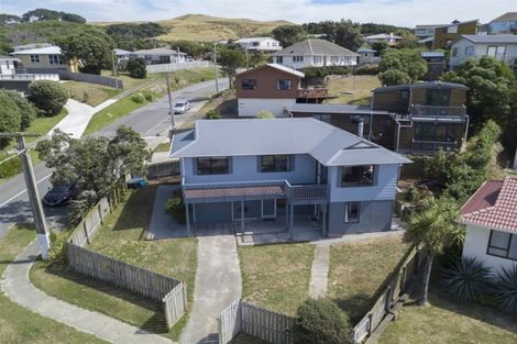 Photo of property in 68 Pikarere Street, Titahi Bay, Porirua, 5022