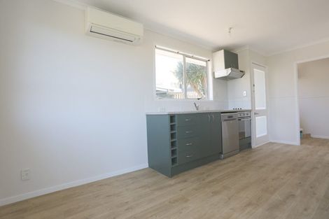 Photo of property in 1/18 Cranston Street, Torbay, Auckland, 0632