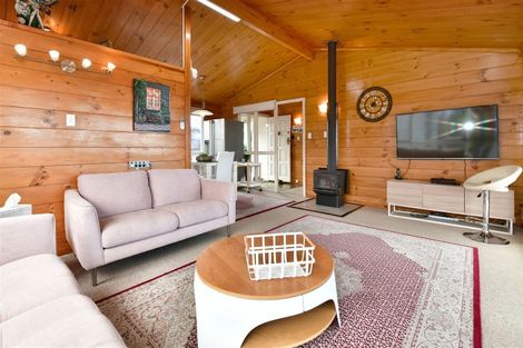 Photo of property in 60 Carlisle Road, Browns Bay, Auckland, 0630