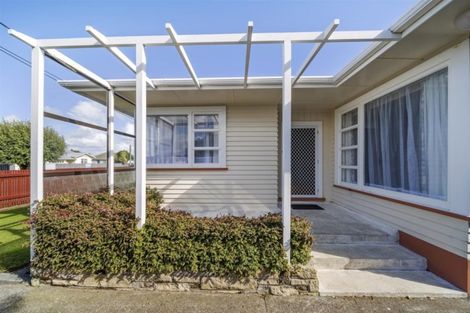 Photo of property in 13 Dixon Avenue, Hawera, 4610