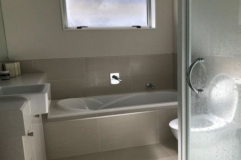 Photo of property in 104 Flat Bush School Road, Flat Bush, Auckland, 2019