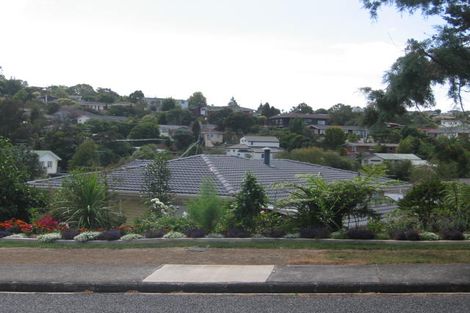 Photo of property in 7 Ayton Drive, Totara Vale, Auckland, 0629