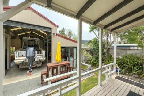 Photo of property in 128 Kiwi Road, Whangamata, 3620