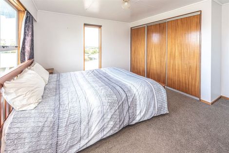 Photo of property in 16 Swinbourne Street, Waverley, 4510