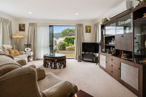 Photo of property in 8 Savage Crescent, Upper Hutt Central, Upper Hutt, 5018