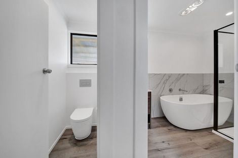 Photo of property in 14 Bromley Place, Westown, New Plymouth, 4310