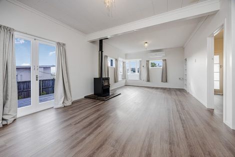 Photo of property in 35 Victoria Avenue, Waiuku, 2123