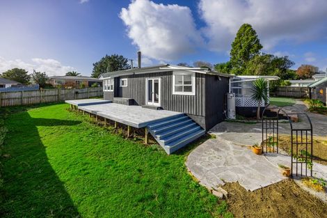 Photo of property in 35 Victoria Avenue, Waiuku, 2123