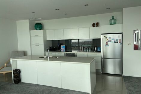 Photo of property in Sentinel Apartments, 1405/3 Northcroft Street, Takapuna, Auckland, 0622