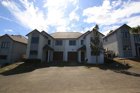 Photo of property in 17 Candlestick Place, Oteha, Auckland, 0632