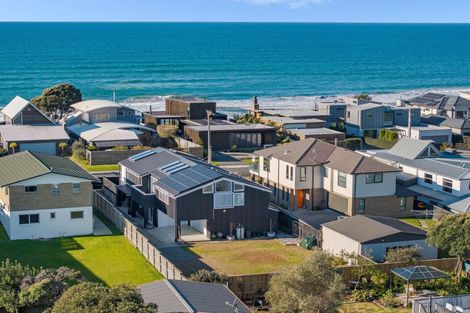 Photo of property in 112 Karewa Parade, Papamoa Beach, Papamoa, 3118