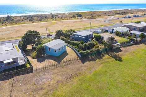 Photo of property in 116 Seaforth Road, Waihi Beach, 3611