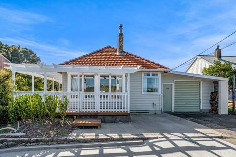 Photo of property in 109 Frankley Road, Frankleigh Park, New Plymouth, 4310