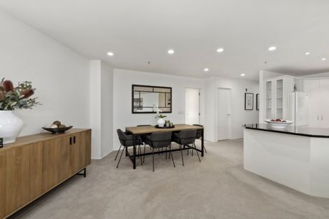 Photo of property in 5d/173 Hurstmere Road, Takapuna, Auckland, 0622