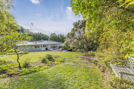 Photo of property in 100 Larsen Crescent, Tawa, Wellington, 5028