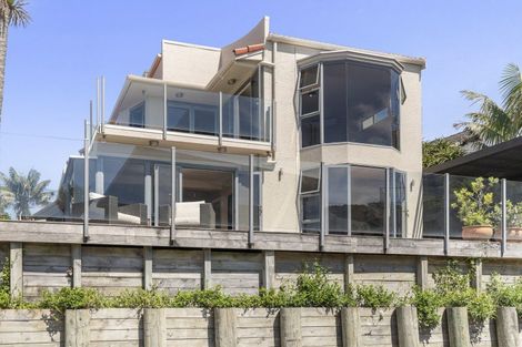 Photo of property in 18 Hine Street, New Plymouth, 4310