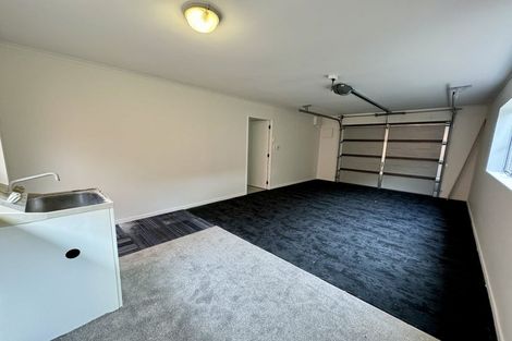 Photo of property in 6 Porter Avenue, Te Atatu South, Auckland, 0610