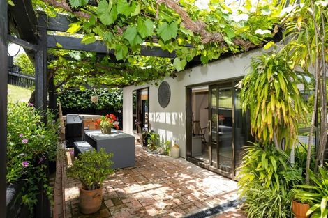 Photo of property in 13 Muritai Crescent, Havelock North, 4130