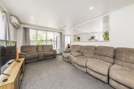 Photo of property in 83 Arimu Road, Papakura, 2110