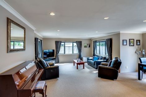 Photo of property in 128 Tait Drive, Greenmeadows, Napier, 4112