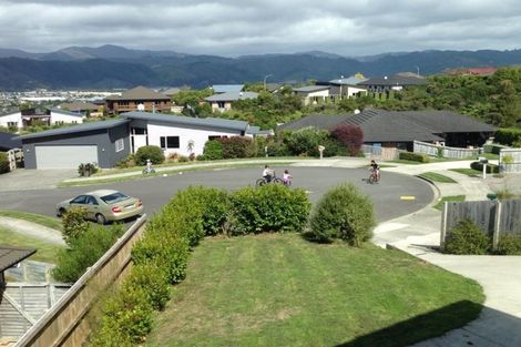 Photo of property in 28 Cosgrove Rise, Riverstone Terraces, Upper Hutt, 5018