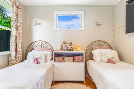 Photo of property in 25 Roseneath Place, Birkdale, Auckland, 0626