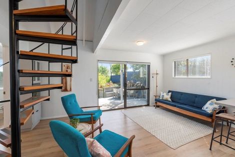 Photo of property in 27 Hemara Street, Waikanae Beach, Waikanae, 5036