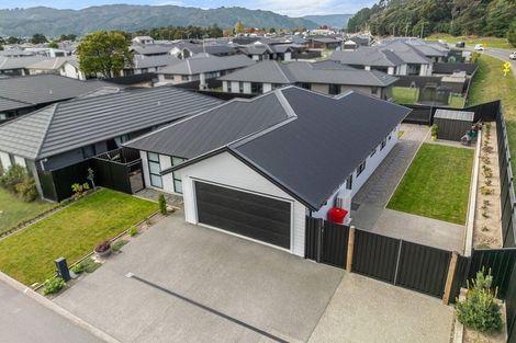 Photo of property in 117 Mawai Hakona Drive, Wallaceville, Upper Hutt, 5018