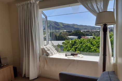 Photo of property in 3a Roberts Street, Tawa, Wellington, 5028