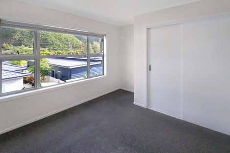 Photo of property in 12 Ronalds Way, Taita, Lower Hutt, 5011