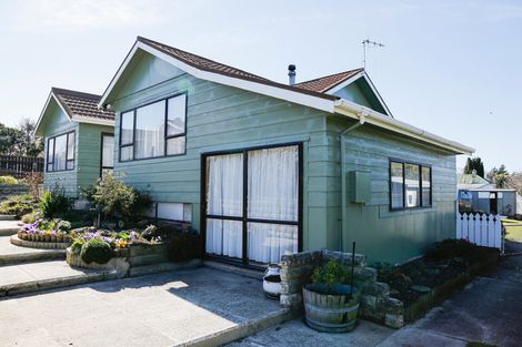 Photo of property in 25 Jessop Street, South Hill, Oamaru, 9400